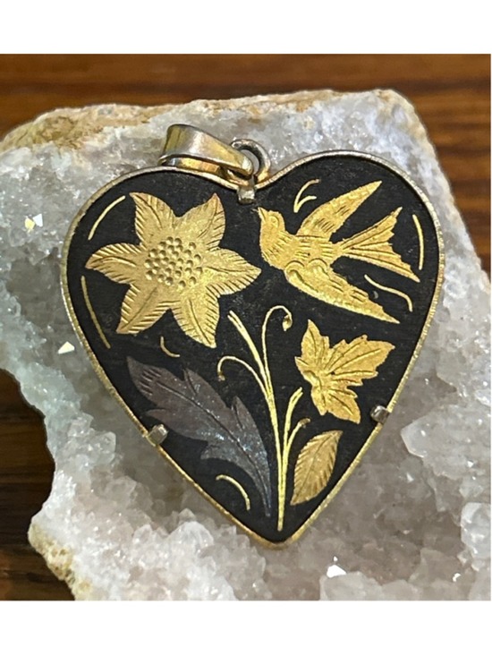 Unbranded Jewelry - Women's vintage Damascene Heart Pendant Necklace Black Gold One Size